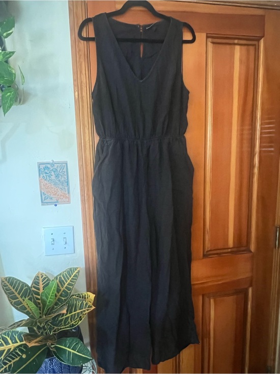 Universal Thread Dresses & Skirts - Universal Thread Black Sleeveless V-Neck backless jumpsuit